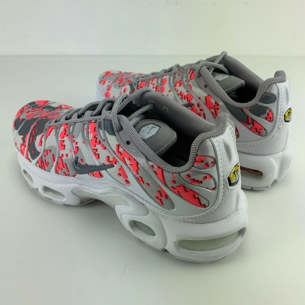 Nike Air Max Plus TN Womens Running Shoes - Picture 3 of 8